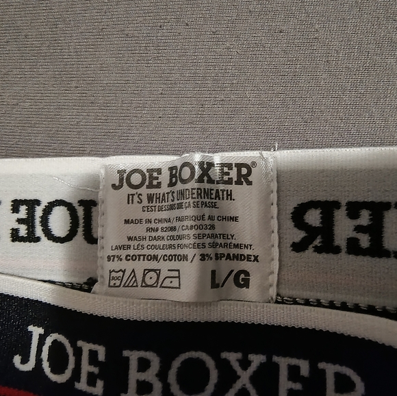 4-pack Joe Boxer Men's Trunks - Black, Blue, Red, White. Size Large 34-36" - Picture 4 of 6